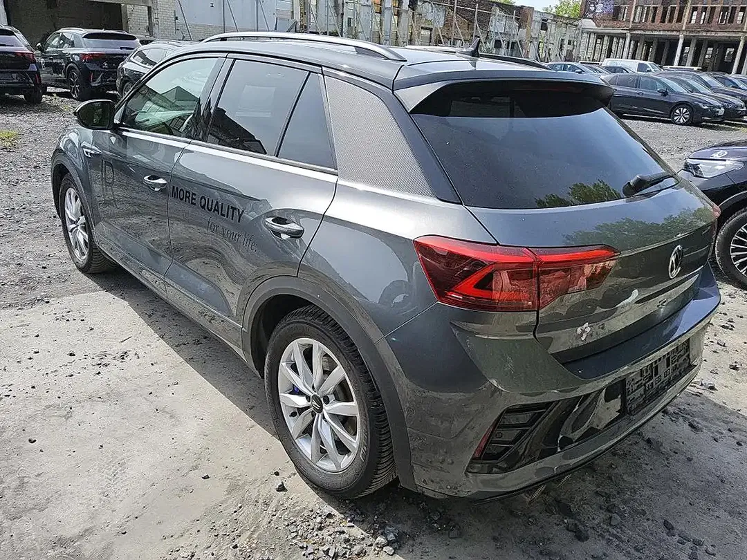 Volkswagen T-Roc - Thumbnail 3