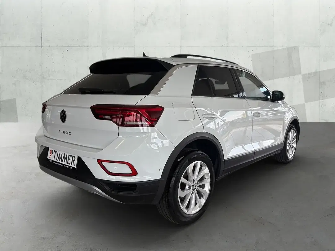 Volkswagen T-Roc - Thumbnail 3