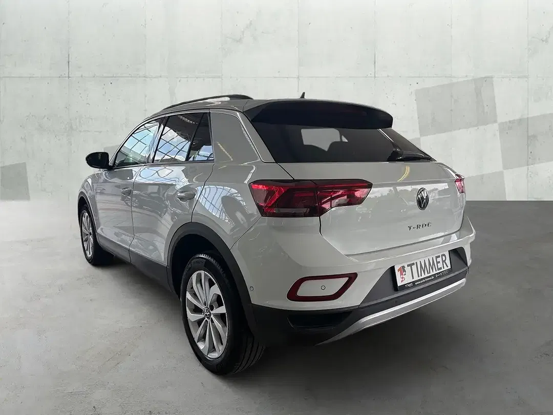 Volkswagen T-Roc - Thumbnail 4