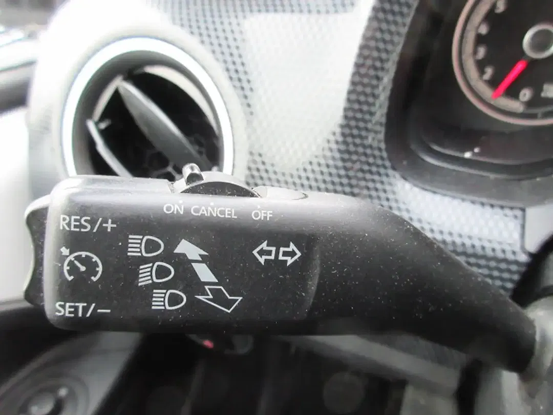 Volkswagen up! - Thumbnail 11