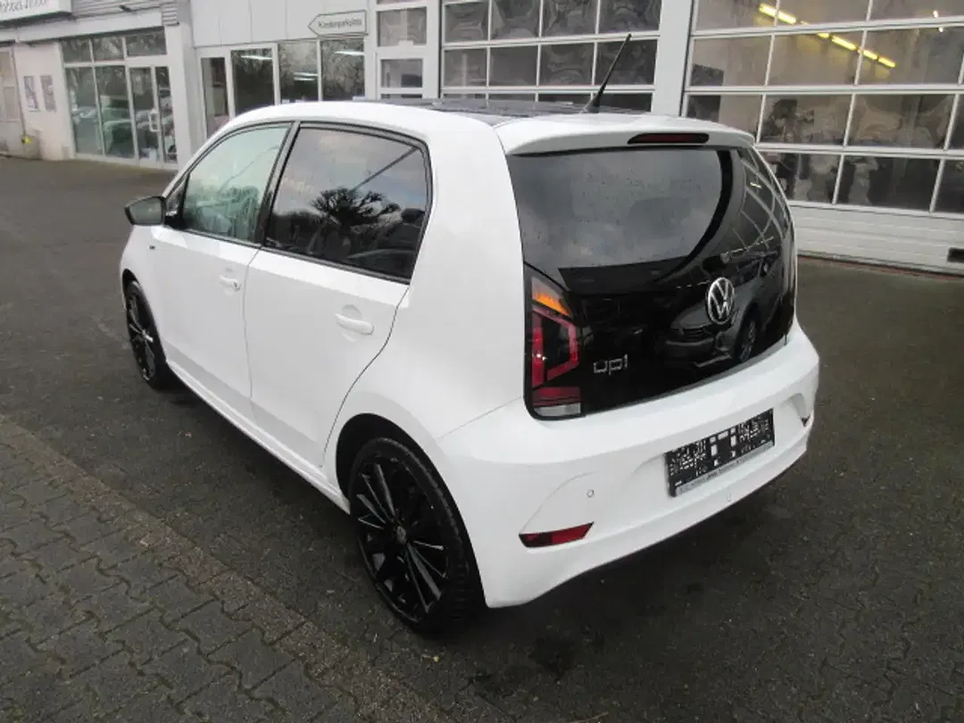 Volkswagen up! - Thumbnail 3