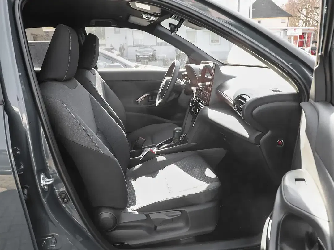 Toyota Yaris Cross - Thumbnail 5