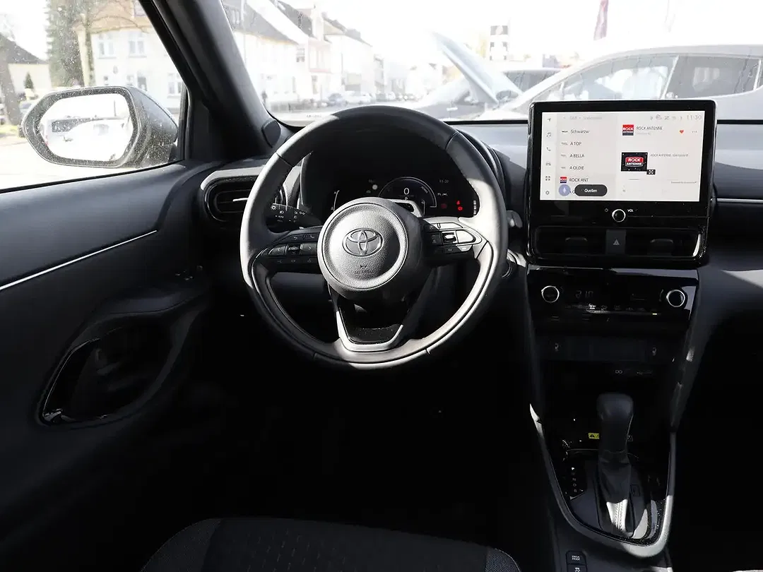 Toyota Yaris Cross - Thumbnail 8