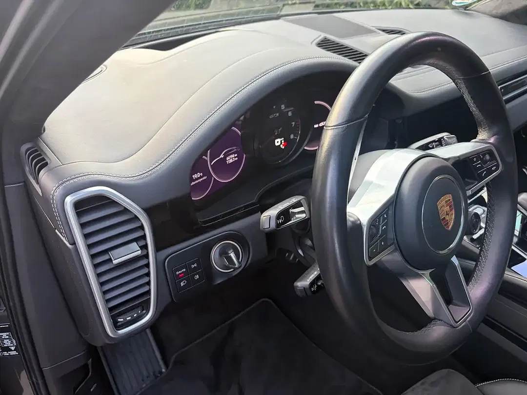 Porsche Cayenne - Thumbnail 9