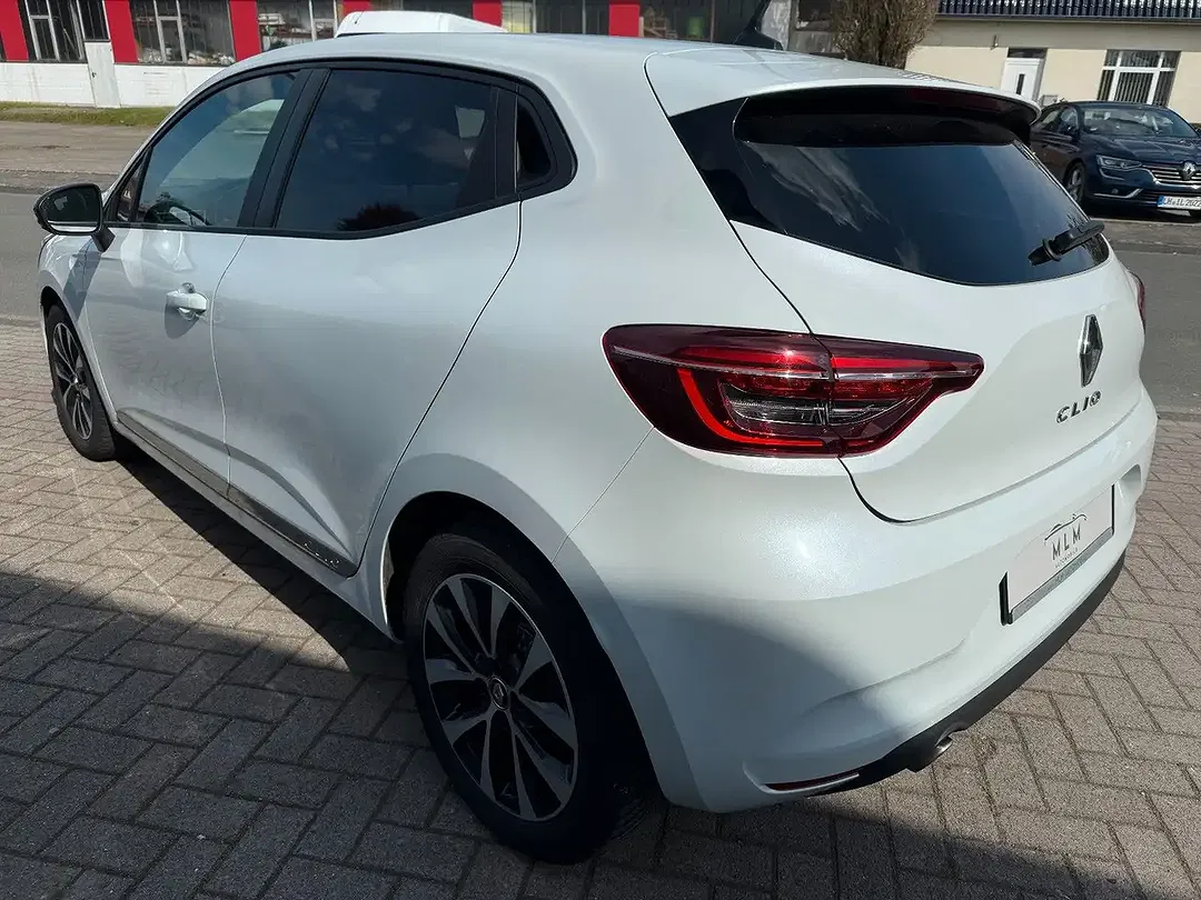 Renault Clio - Thumbnail 12