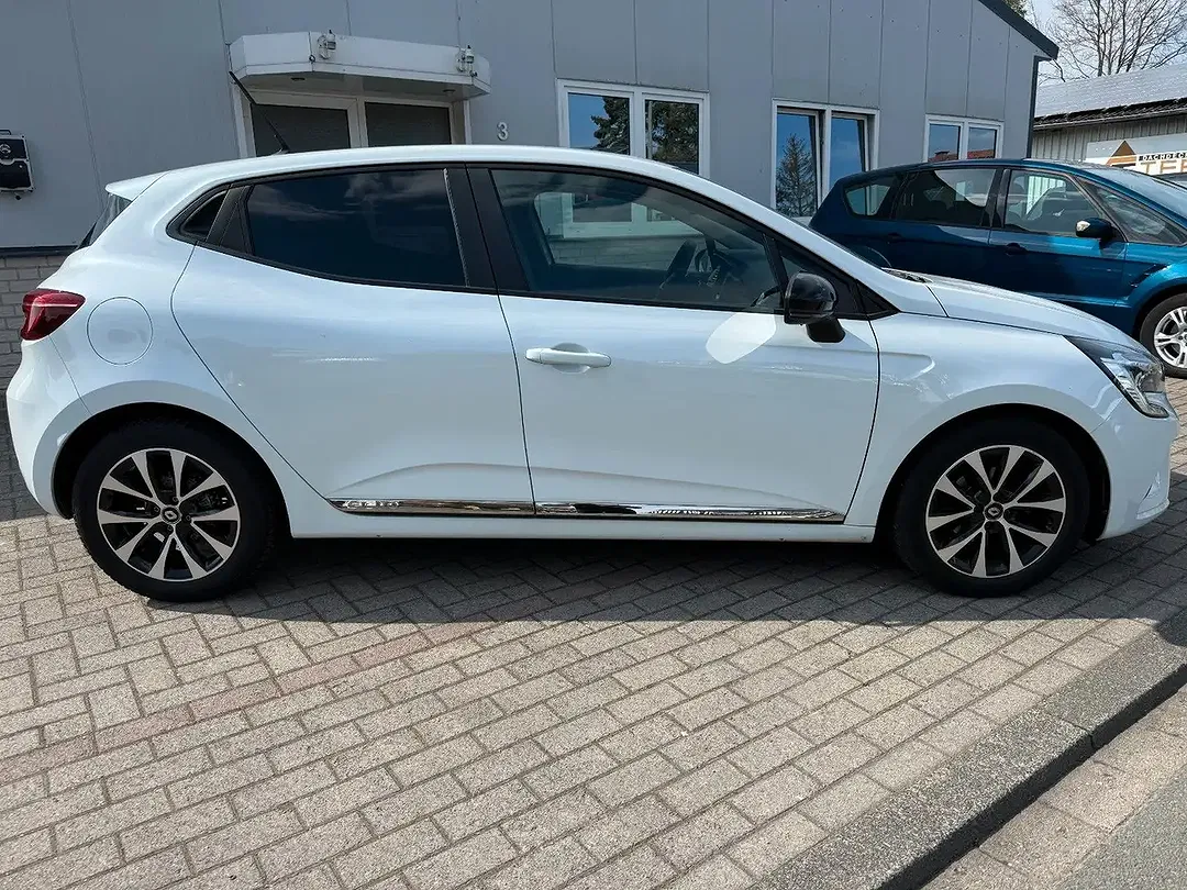 Renault Clio - Thumbnail 6