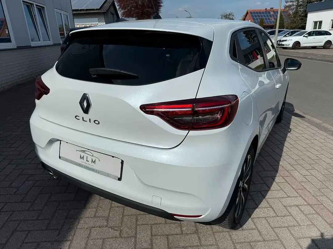 Renault Clio - Thumbnail 9