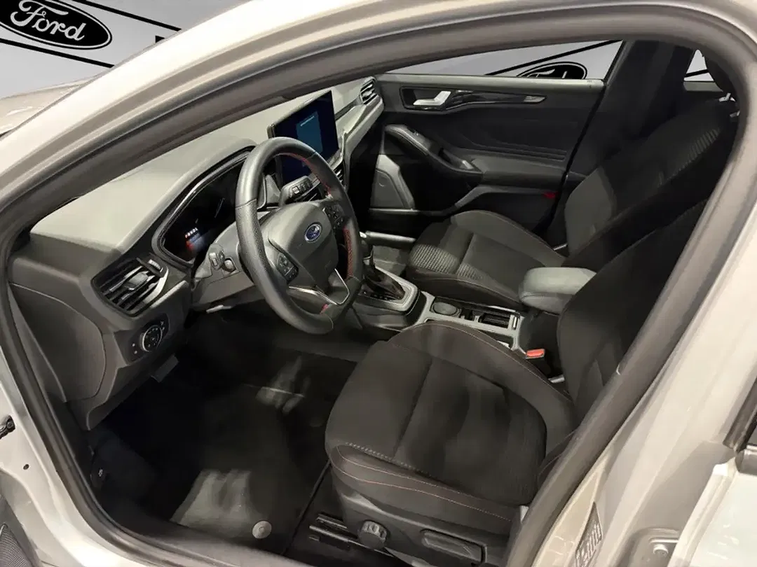 Ford Focus - Thumbnail 8