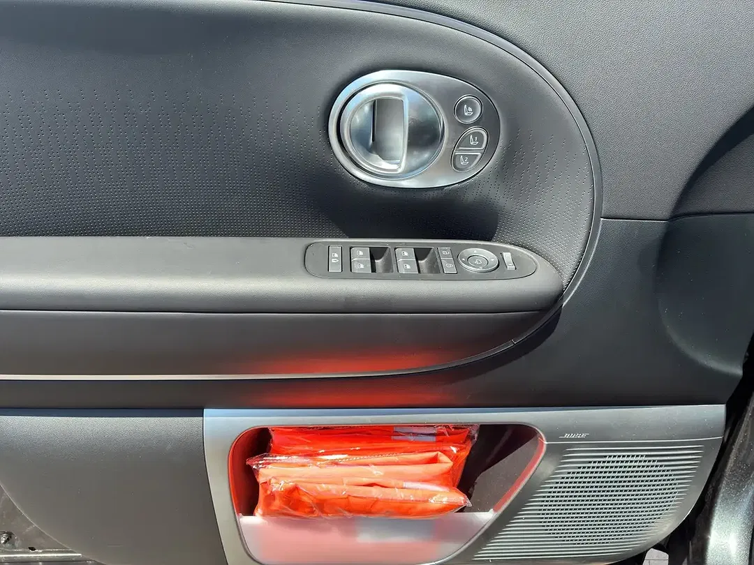 Hyundai IONIQ 9 - Thumbnail 11