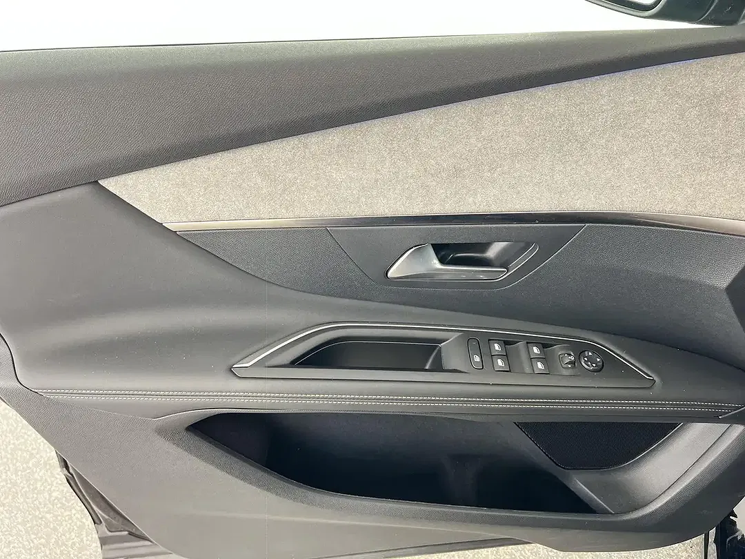 Peugeot 3008 - Thumbnail 11