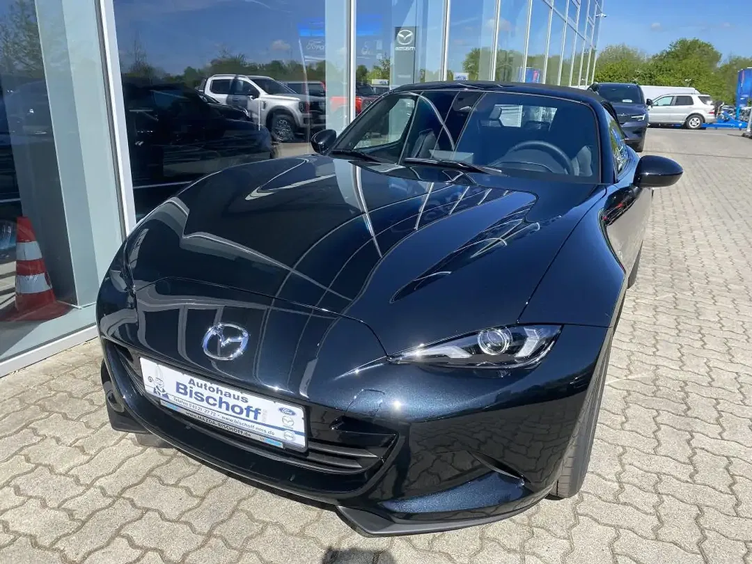 Mazda MX-5 - Thumbnail 3