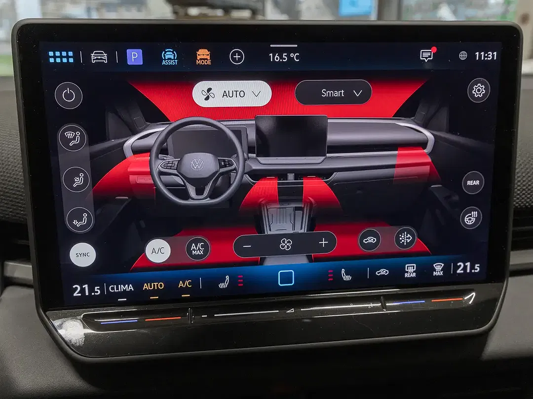 Volkswagen T-Roc - Thumbnail 13