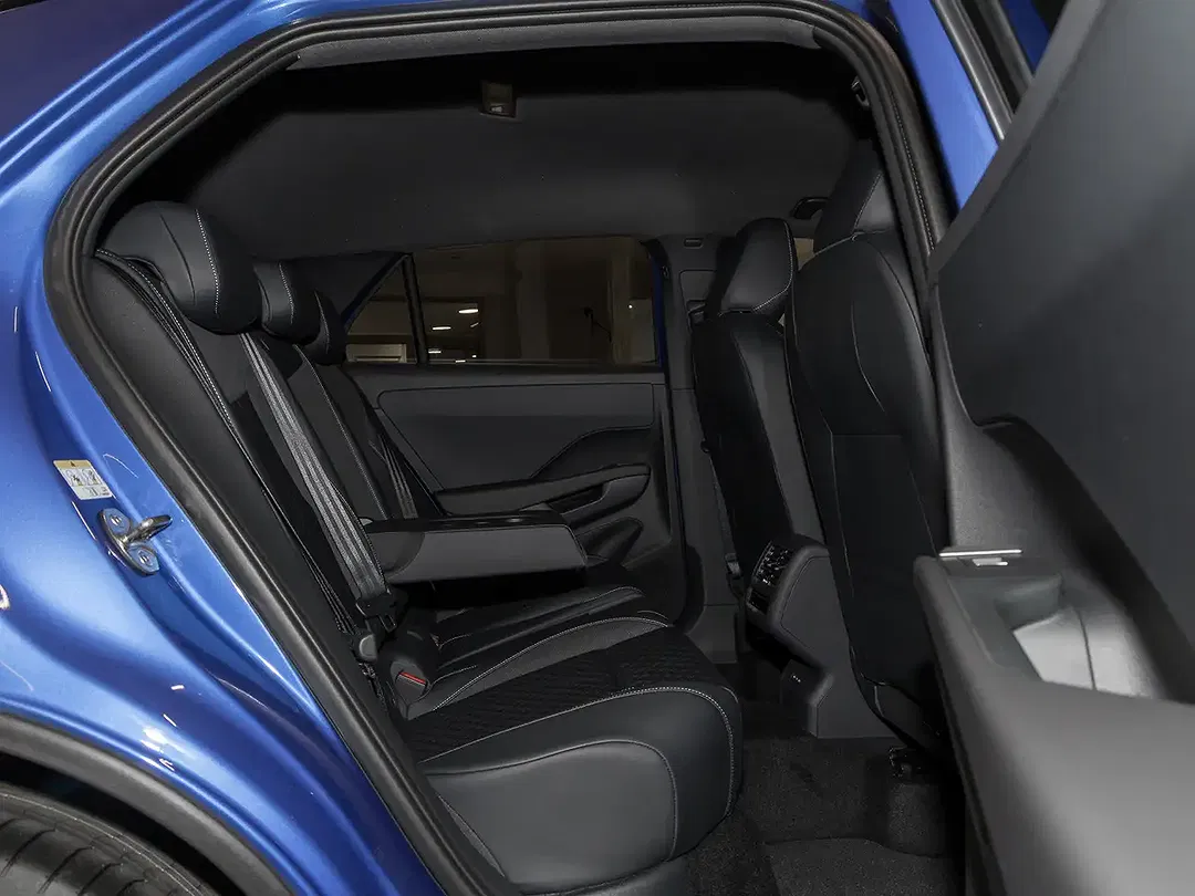 Volkswagen T-Roc - Thumbnail 7