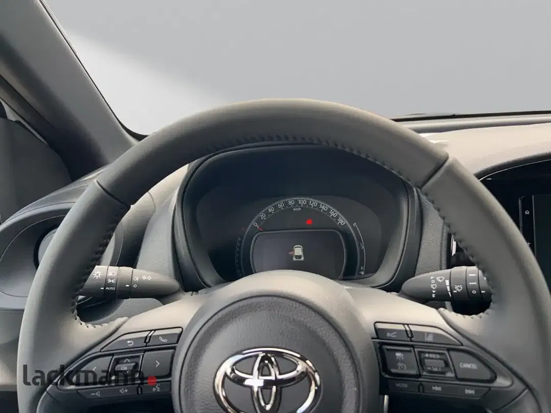 Toyota Aygo X - Thumbnail 11
