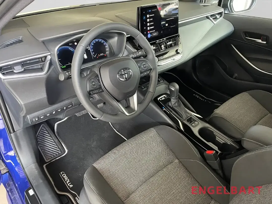 Toyota Corolla - Thumbnail 6