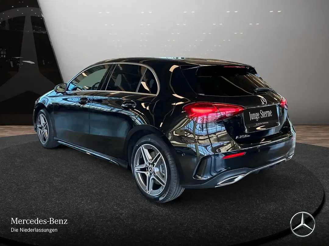 Mercedes-Benz A 250 - Thumbnail 9