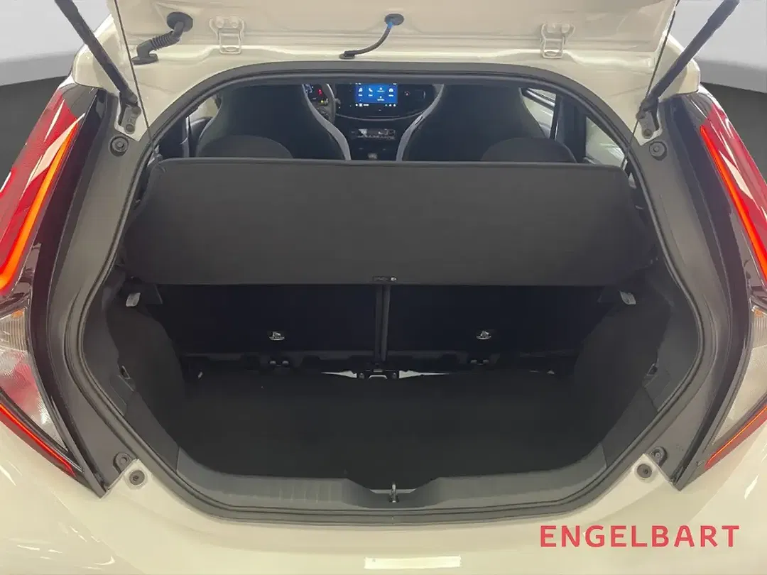 Toyota Aygo X - Thumbnail 12