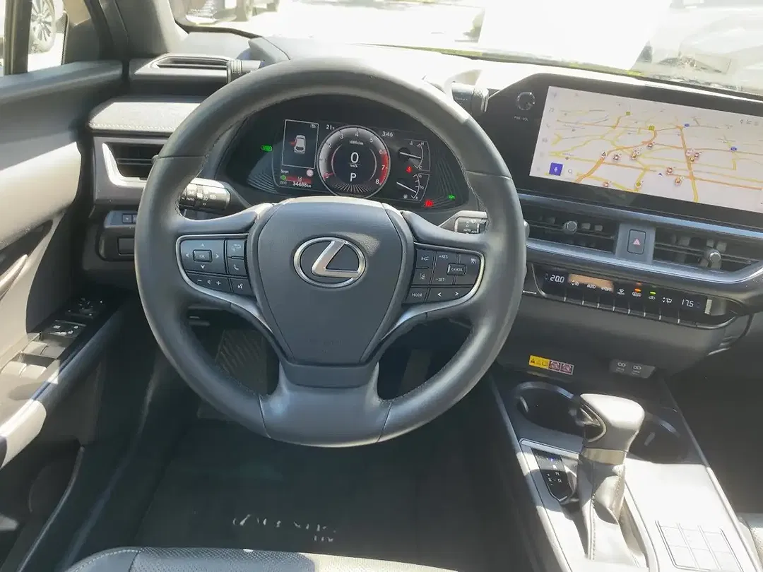 Lexus UX 250h - Thumbnail 13