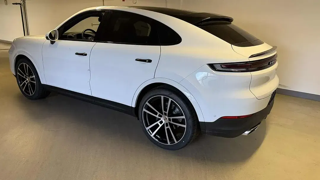 Porsche Cayenne - Thumbnail 4