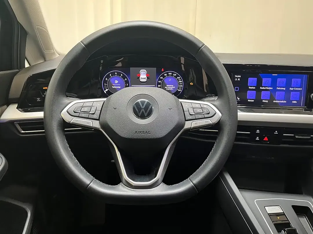 Volkswagen Golf - Thumbnail 11