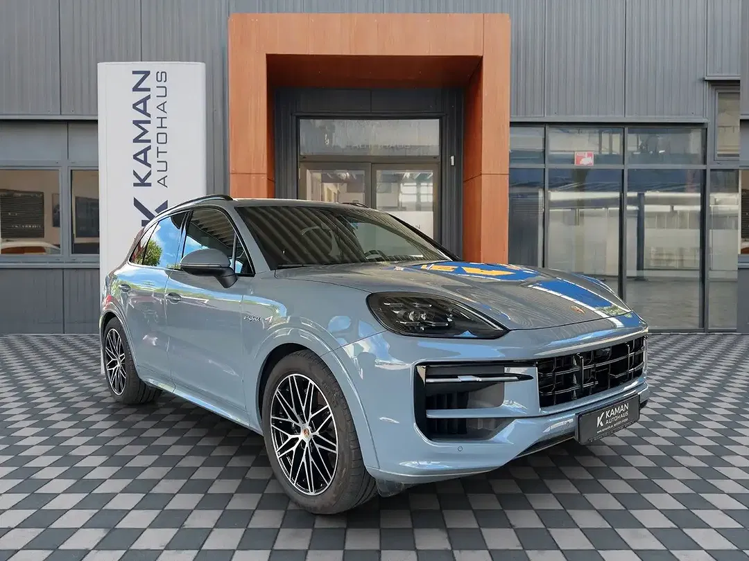 Porsche Cayenne - Thumbnail 3