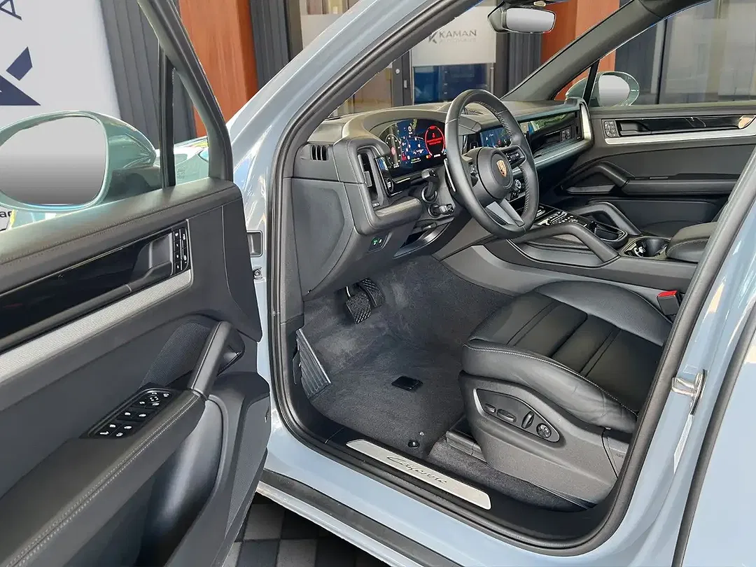 Porsche Cayenne - Thumbnail 4