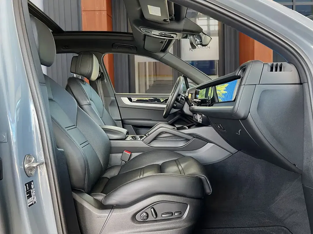 Porsche Cayenne - Thumbnail 5