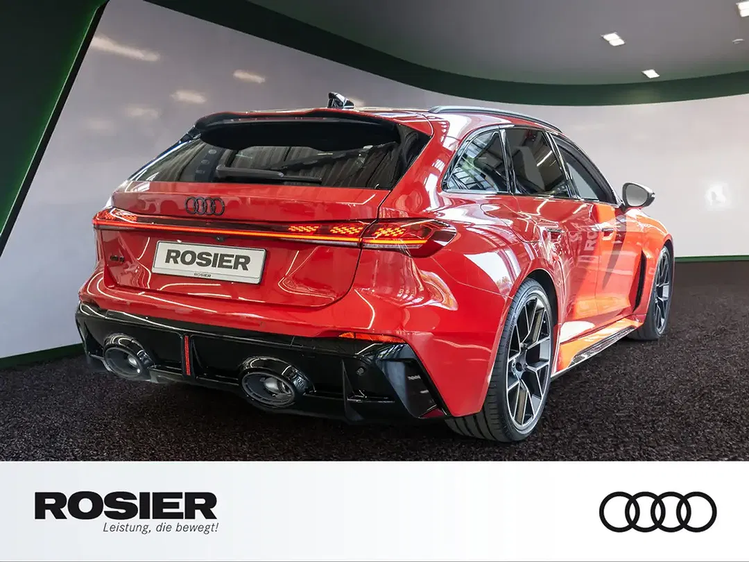 Audi RS5 - Thumbnail 3