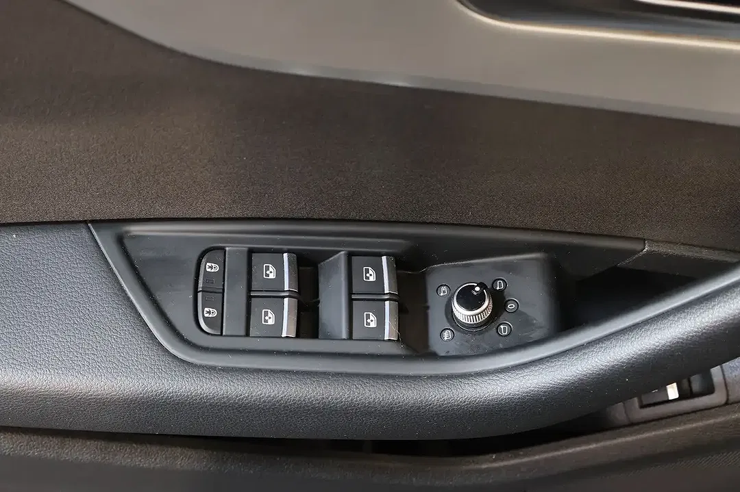Audi A4 - Thumbnail 11