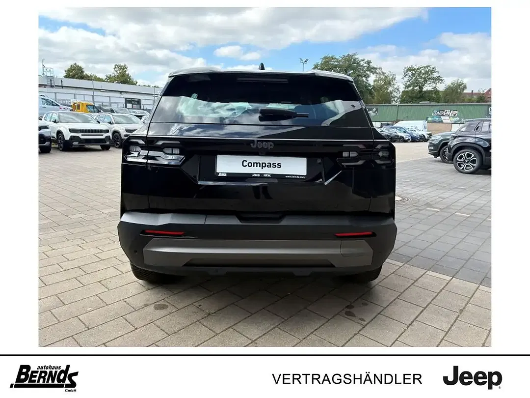 Jeep Compass - Thumbnail 4