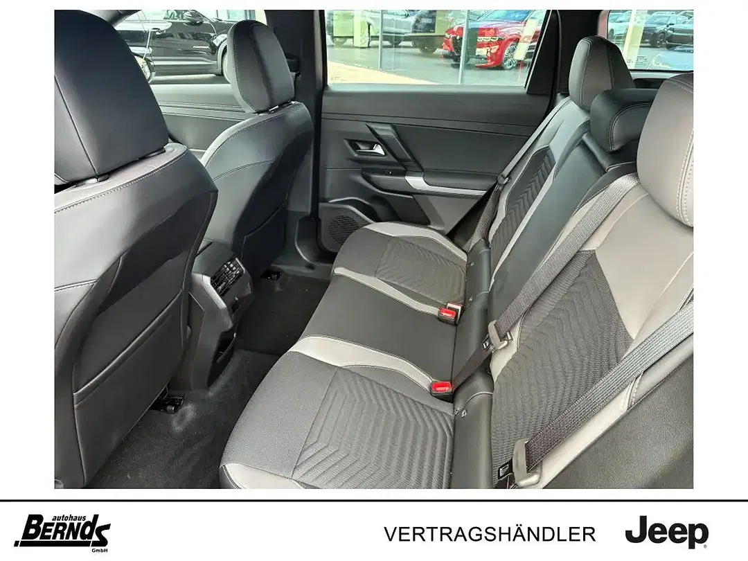 Jeep Compass - Thumbnail 8