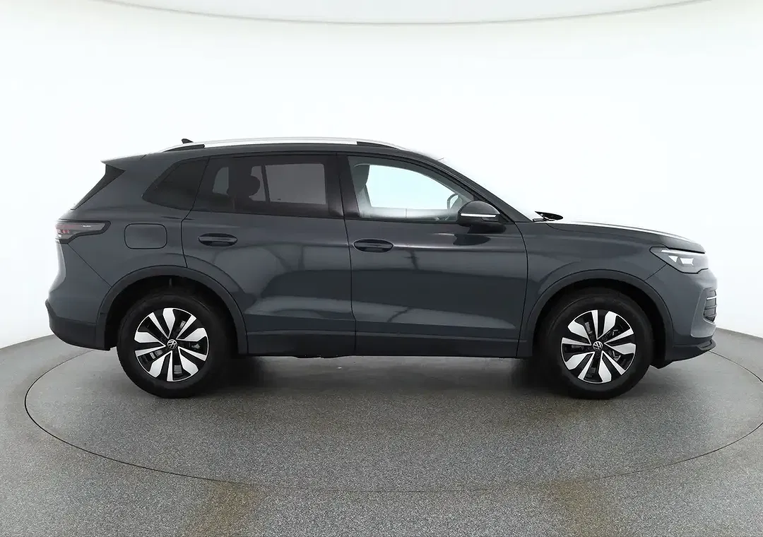 Volkswagen Tiguan - Thumbnail 6