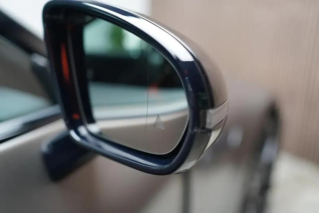 Mercedes-Benz SL 63 AMG - Thumbnail 11
