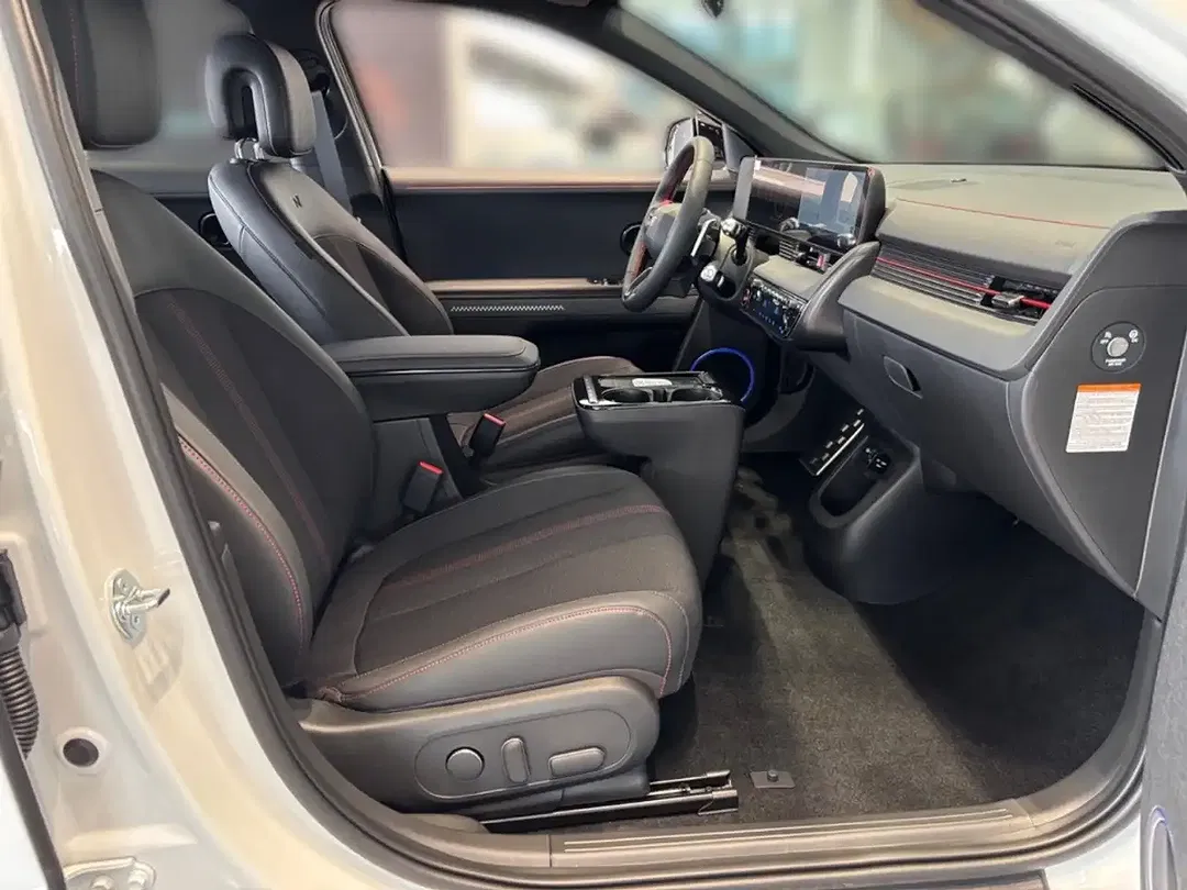 Hyundai IONIQ 5 - Thumbnail 14
