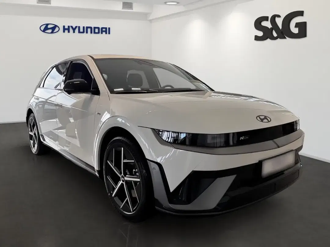 Hyundai IONIQ 5 - Thumbnail 2