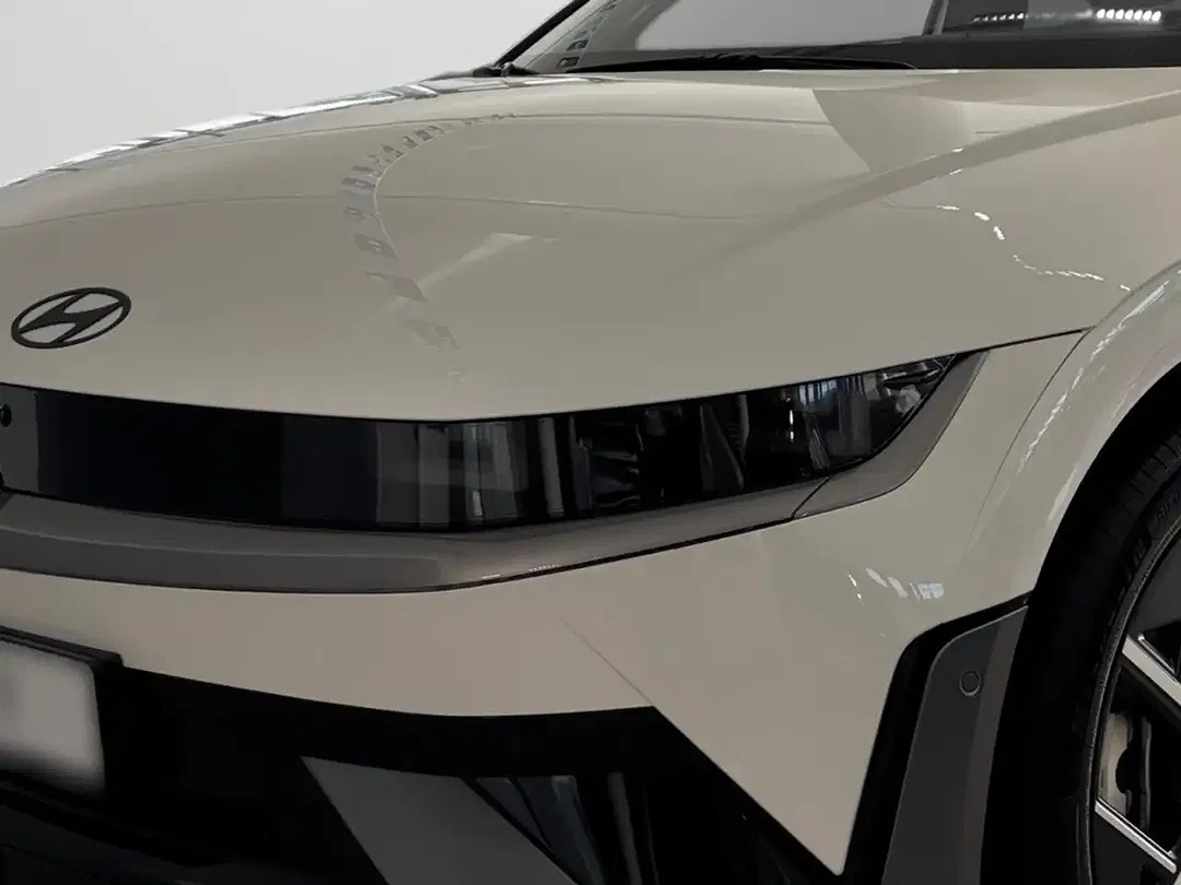 Hyundai IONIQ 5 - Thumbnail 5