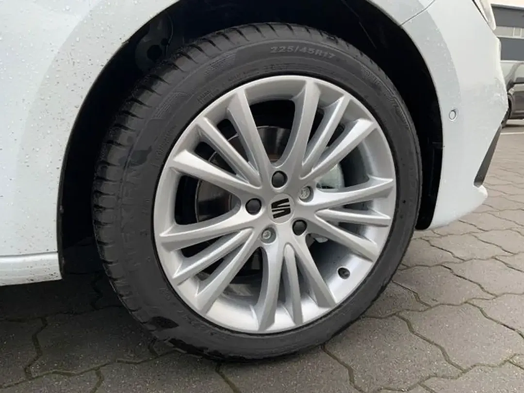 SEAT Leon - Thumbnail 10