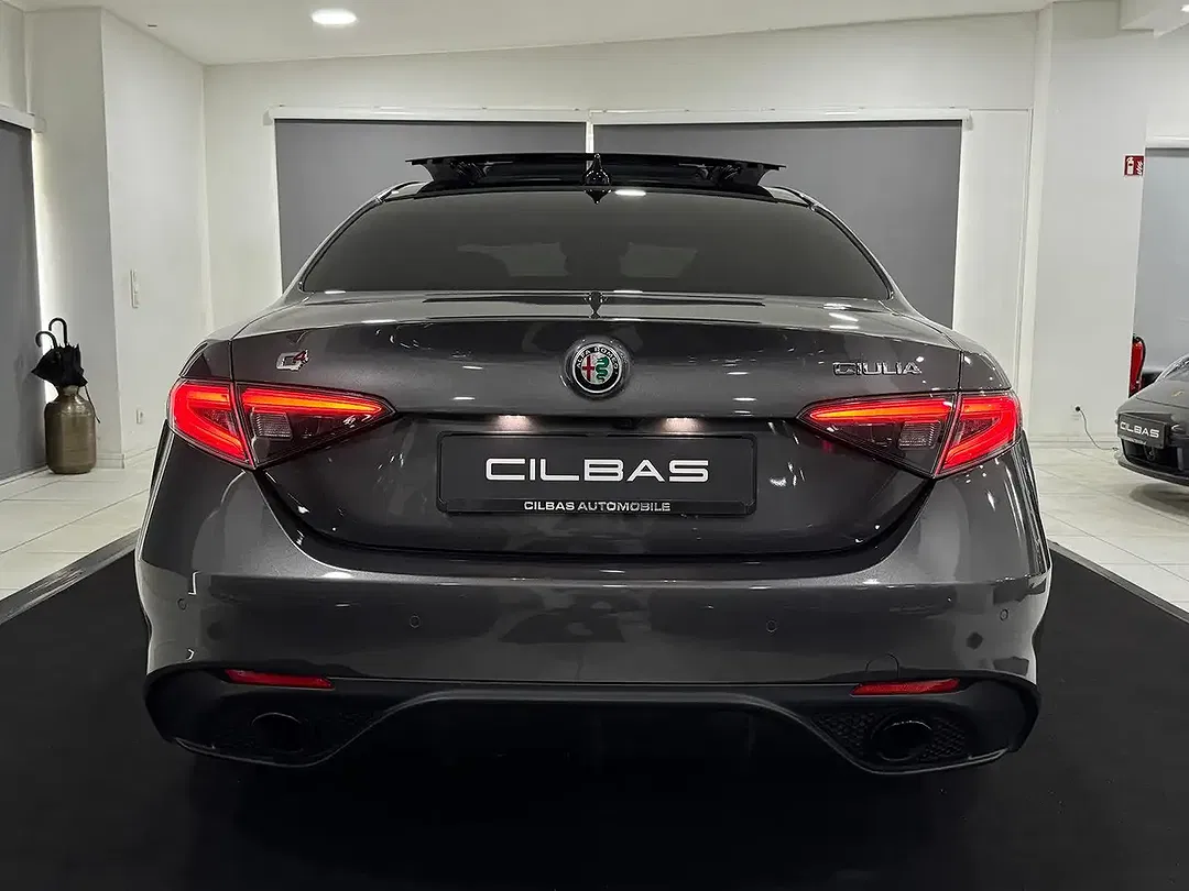 Alfa Romeo Giulia - Thumbnail 8