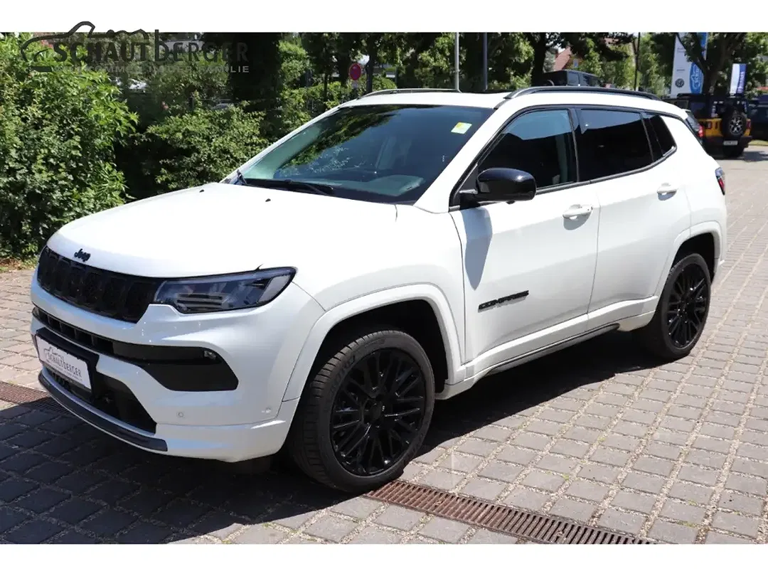 Jeep Compass - Thumbnail 3