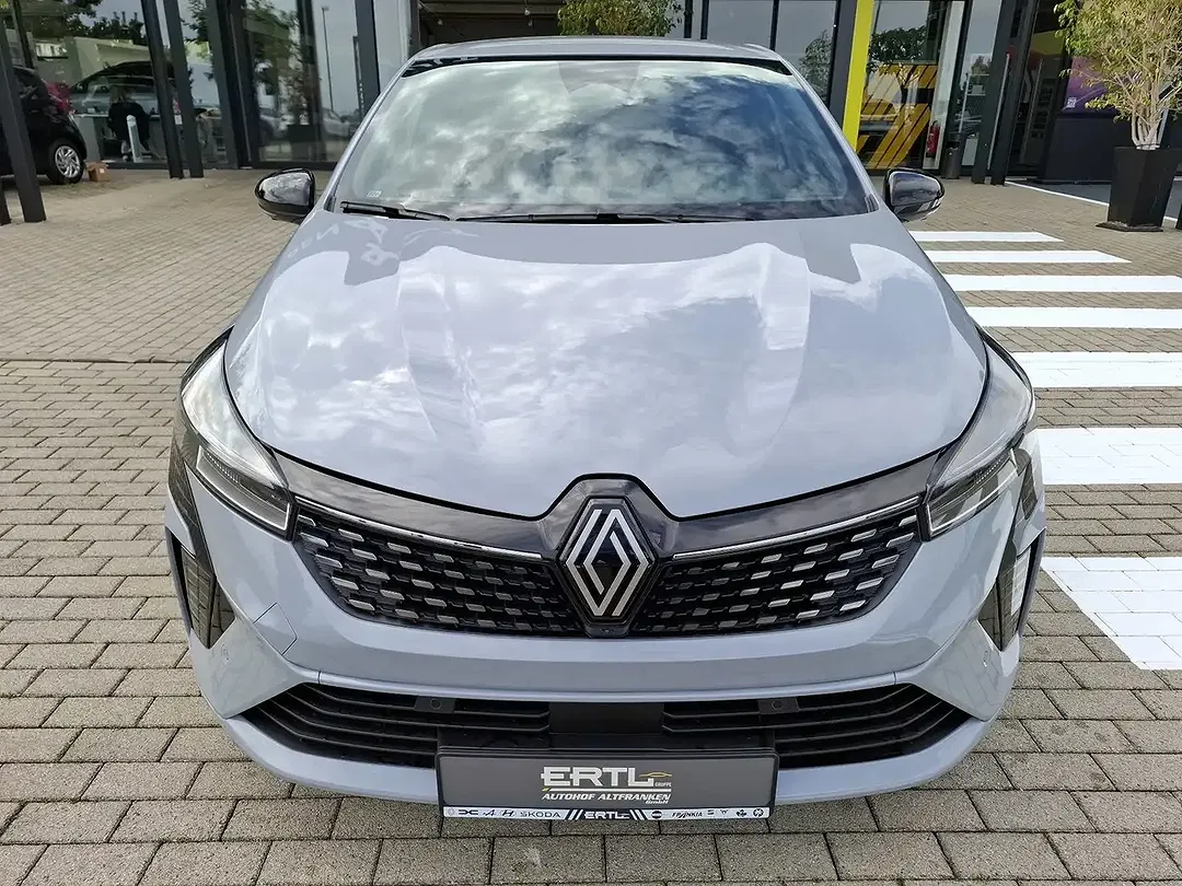 Renault Clio - Thumbnail 3