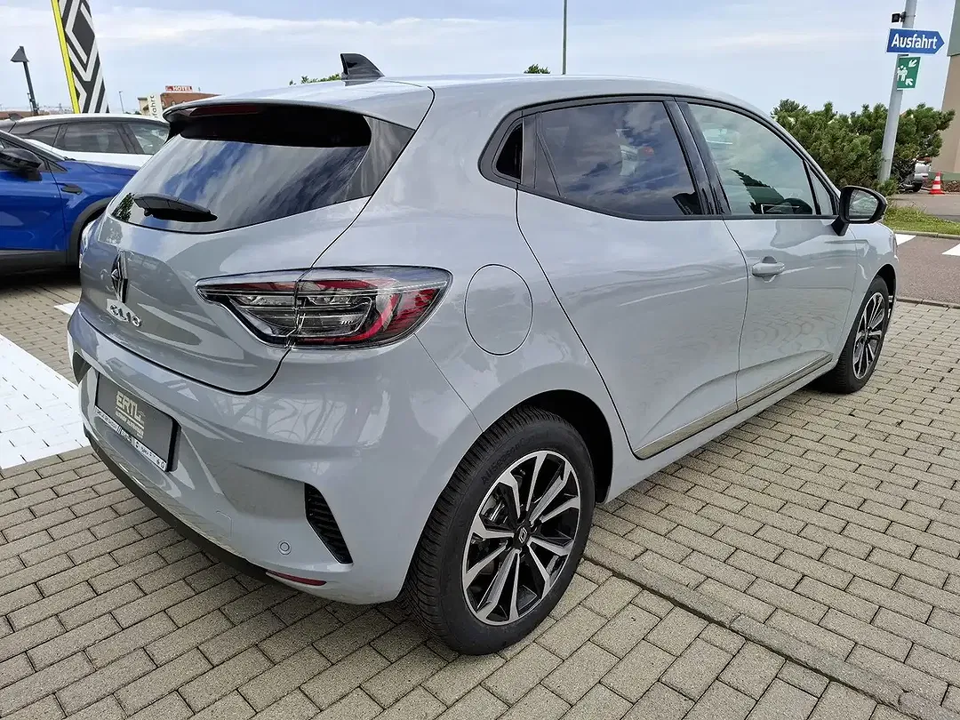 Renault Clio - Thumbnail 6