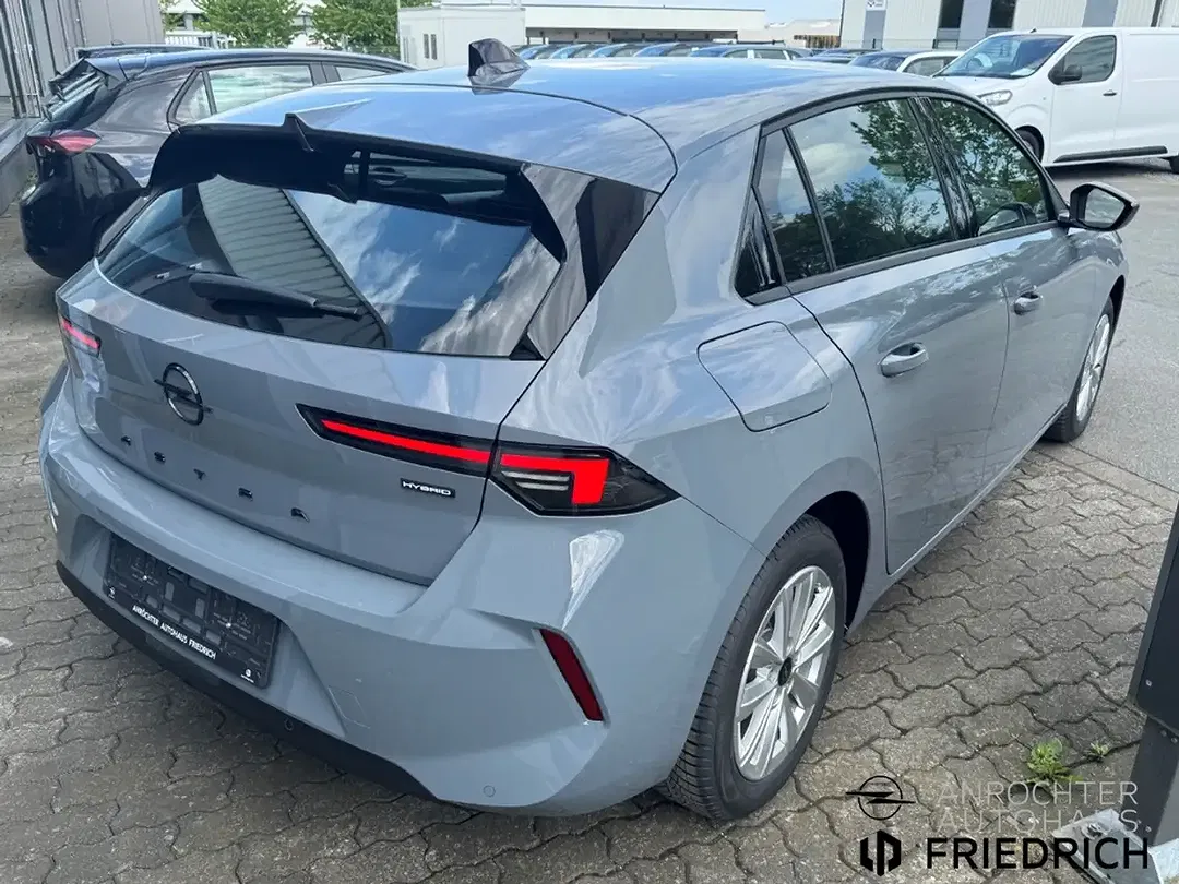 Opel Astra - Thumbnail 4