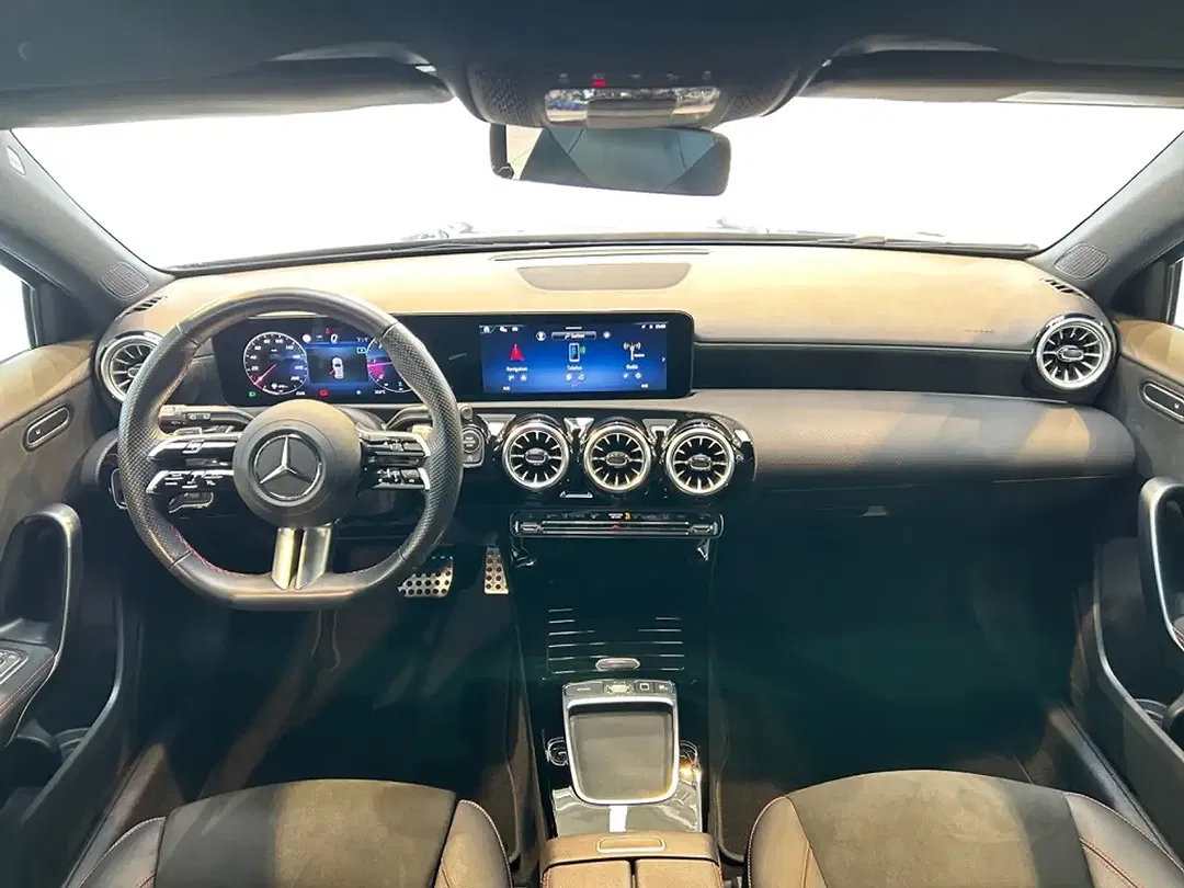 Mercedes-Benz A 200 - Thumbnail 14