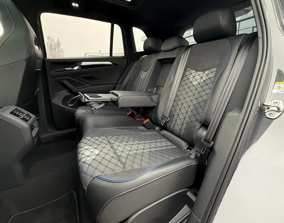 Volkswagen Tiguan - Thumbnail 10