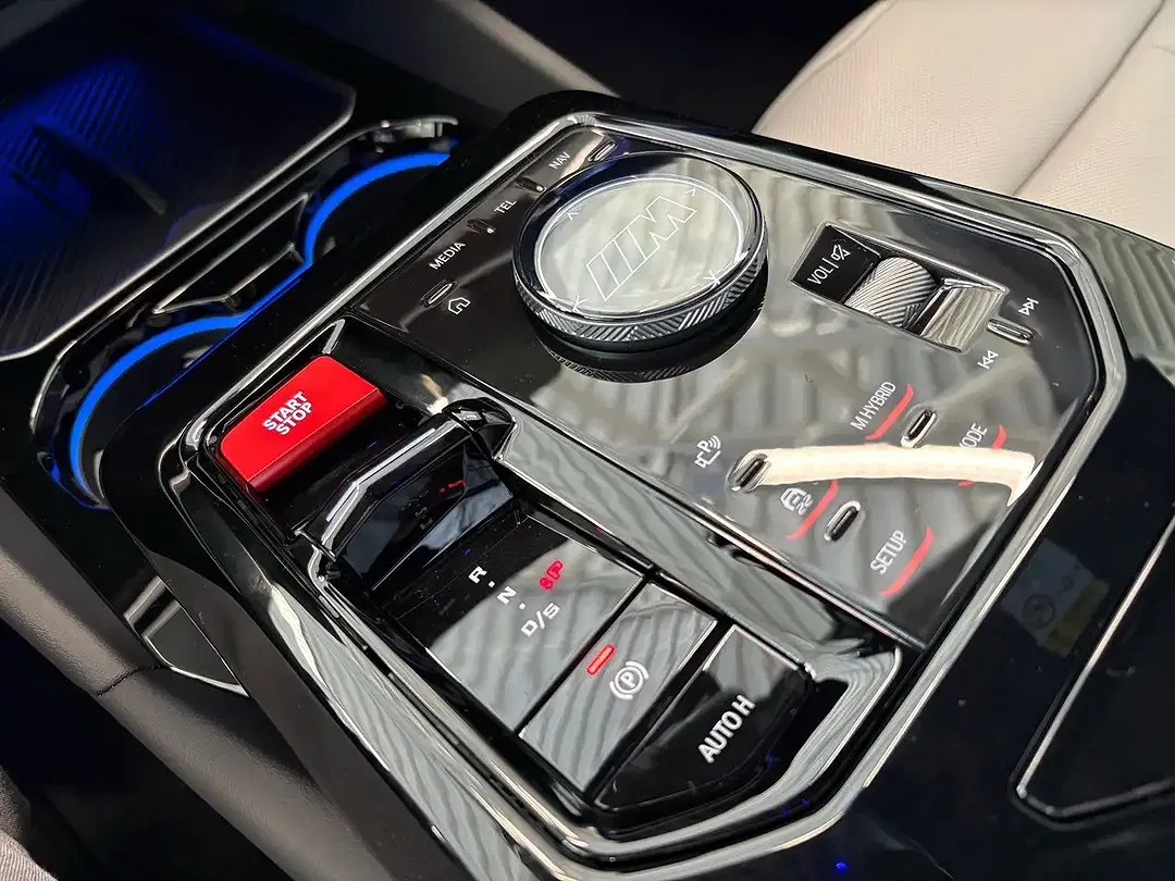 BMW M5 - Thumbnail 12