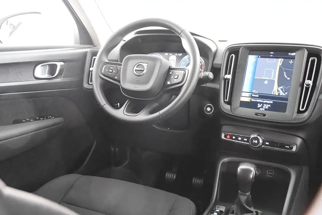 Volvo XC40 - Thumbnail 9