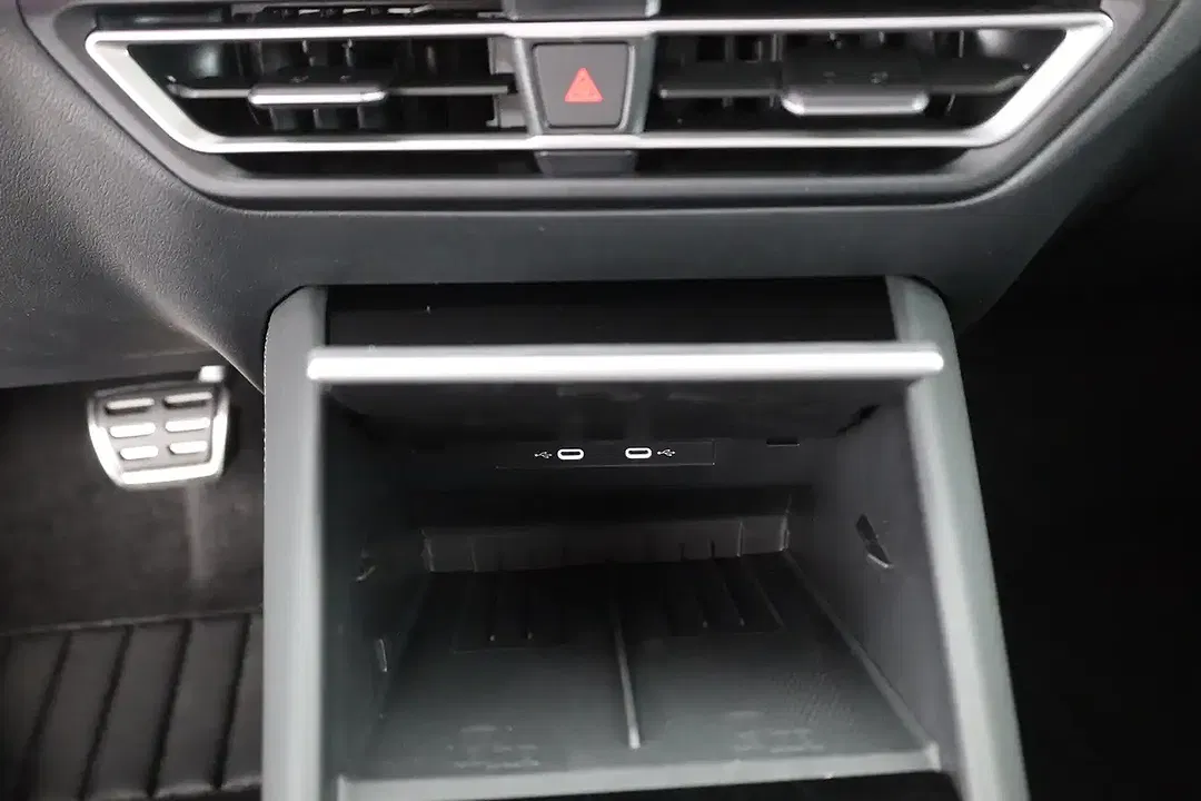Volkswagen Tiguan - Thumbnail 14