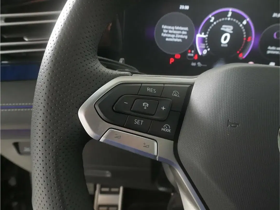 Volkswagen Tiguan - Thumbnail 10