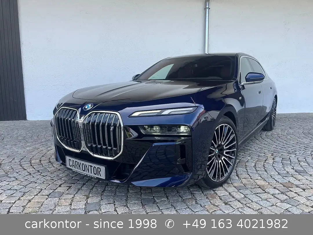 BMW i7 - Thumbnail 3
