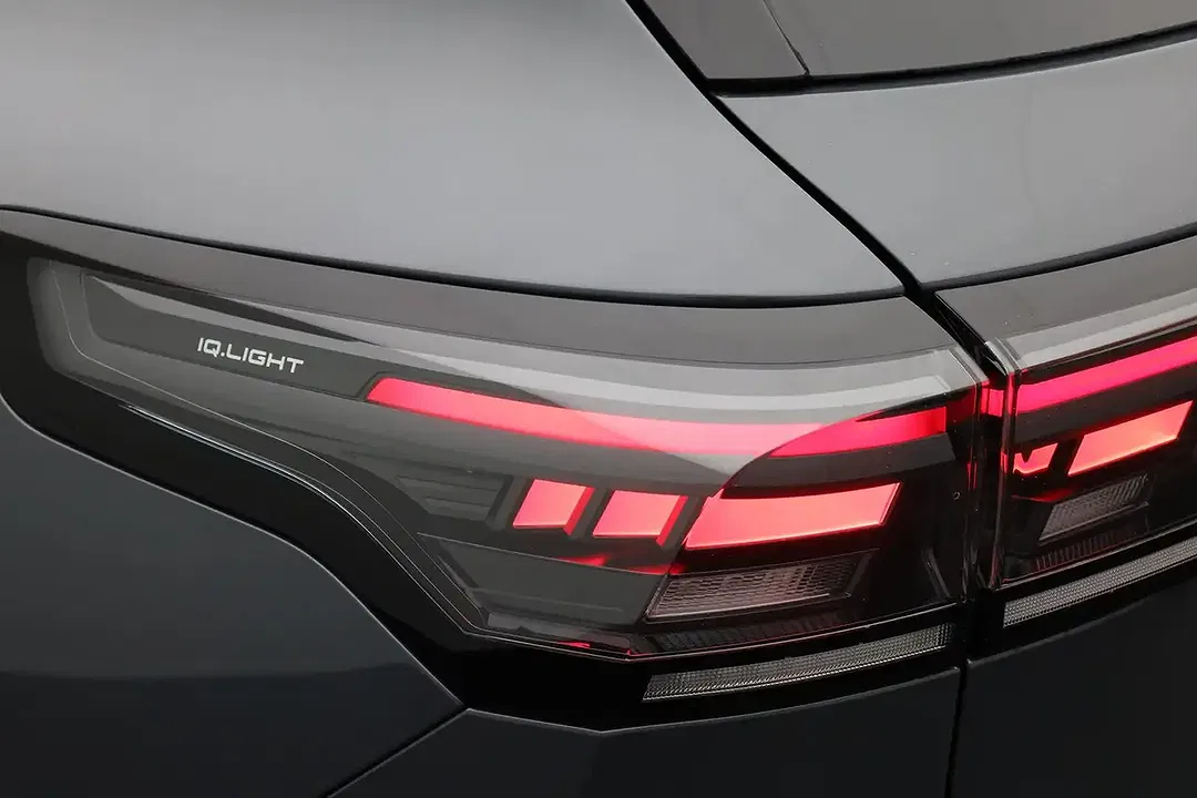 Volkswagen Tiguan - Thumbnail 12